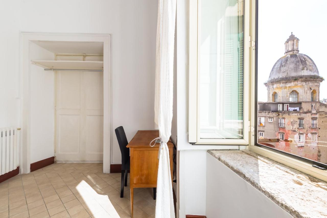 Lopez 20 A Big Family Apartment By Napoliapartments Esterno foto