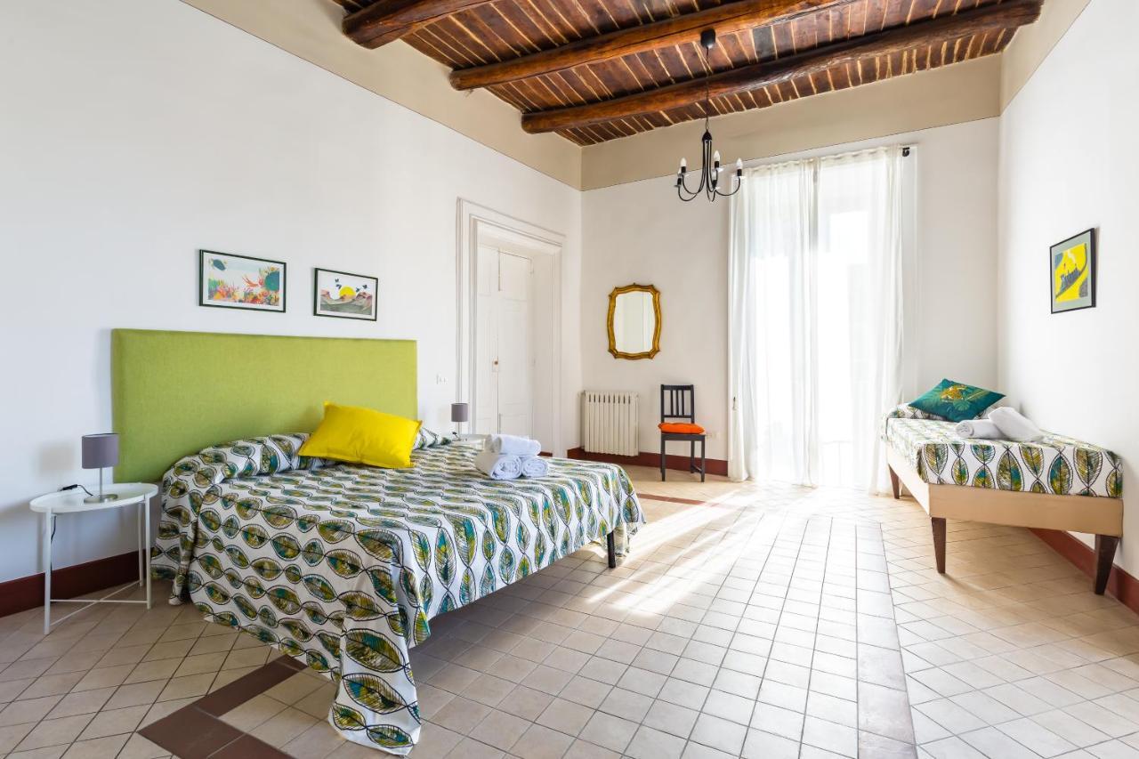 Lopez 20 A Big Family Apartment By Napoliapartments Esterno foto