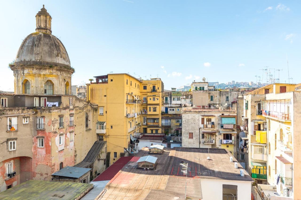 Lopez 20 A Big Family Apartment By Napoliapartments Esterno foto